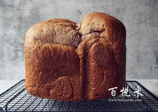 烘焙达人分享的这个配方，不用烤箱也能做出柔软好吃的粗粮面包